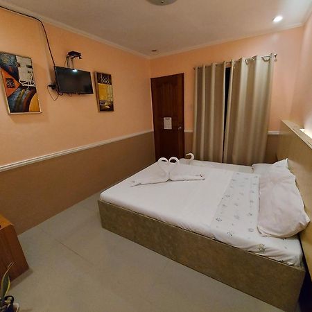 New Village Lodge Oslob Extérieur photo