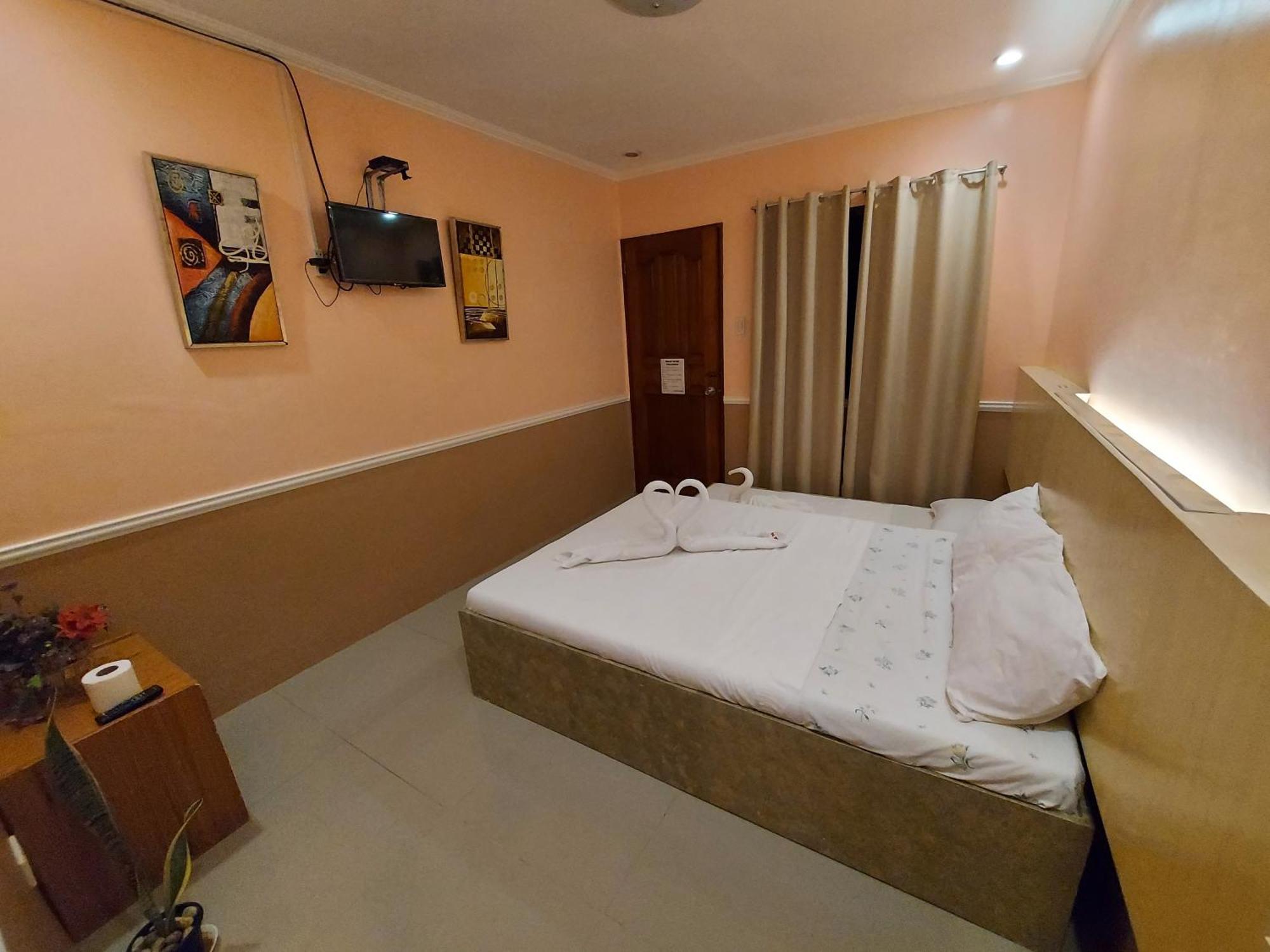 New Village Lodge Oslob Extérieur photo