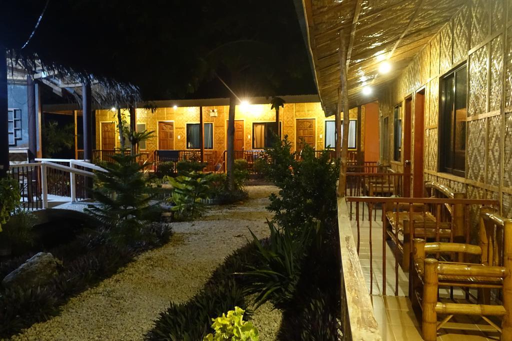 New Village Lodge Oslob Extérieur photo