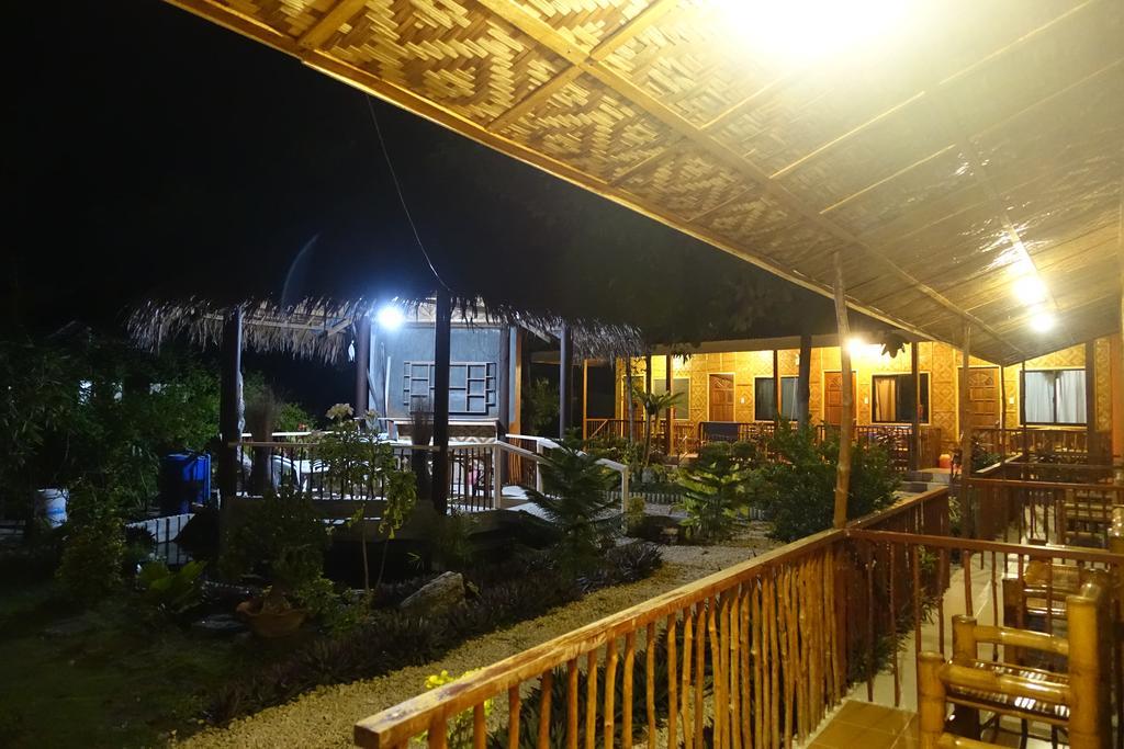 New Village Lodge Oslob Extérieur photo